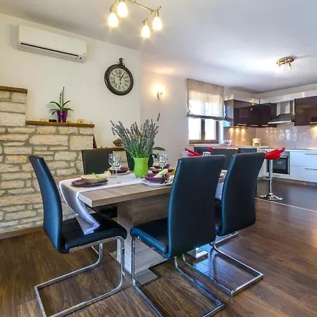 Ferienhaus House Tia