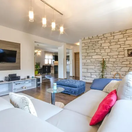 House Tia בית נופש *